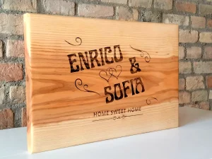 Tagliere in frassino -  personalizzato con nomi di coppia